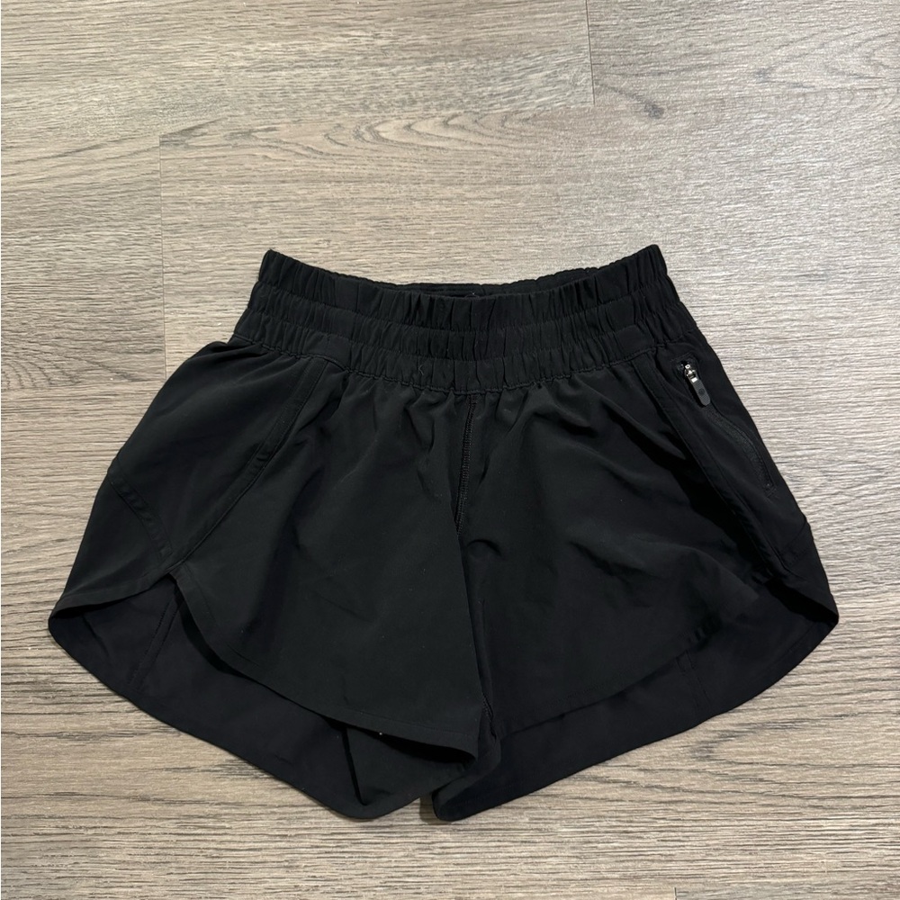 Lululemon black 4" shorts